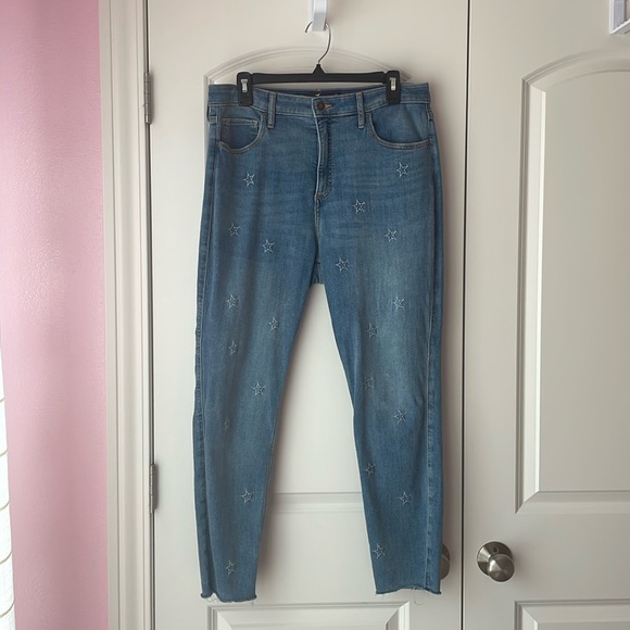 Hollister Denim - Hollister Curvy High Rise Crop Super Skinny Size 15L